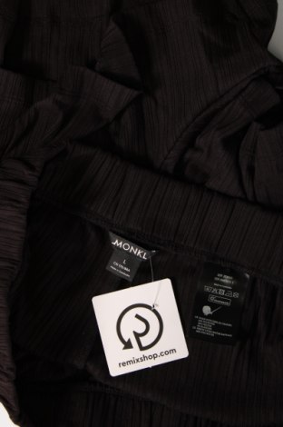 Γυναικείο κοντό παντελόνι Monki, Μέγεθος L, Χρώμα Μαύρο, Τιμή 7,92 €