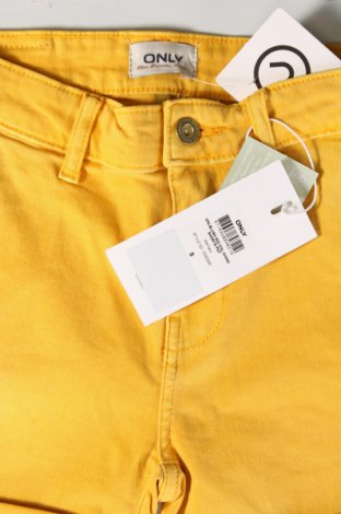 Γυναικείο κοντό παντελόνι ONLY, Μέγεθος S, Χρώμα Κίτρινο, Τιμή 8,54 €