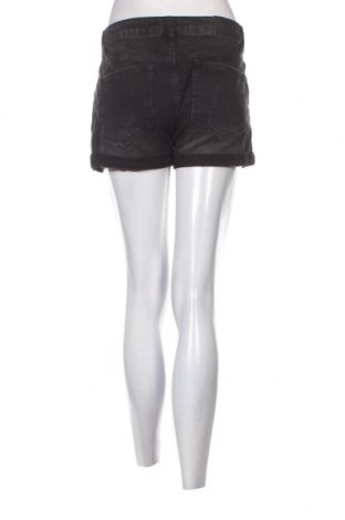 Γυναικείο κοντό παντελόνι Pull&Bear, Μέγεθος M, Χρώμα Γκρί, Τιμή 10,00 €