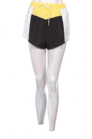 Γυναικείο κοντό παντελόνι Rising, Μέγεθος S, Χρώμα Πολύχρωμο, Τιμή 10,00 €