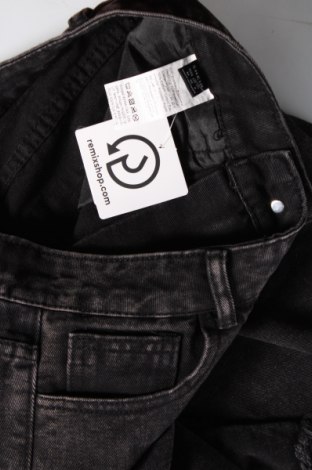 Γυναικείο κοντό παντελόνι SHEIN, Μέγεθος M, Χρώμα Μαύρο, Τιμή 9,74 €