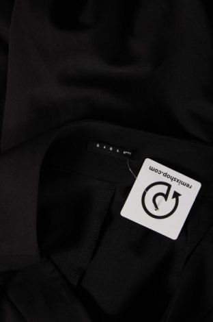 Дамски къс панталон Sisley, Размер XL, Цвят Черен, Цена 48,00 лв.
