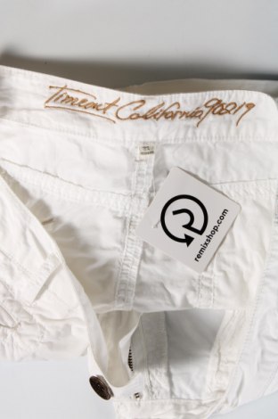Дамски къс панталон Timeout, Размер M, Цвят Бял, Цена 34,10 лв.