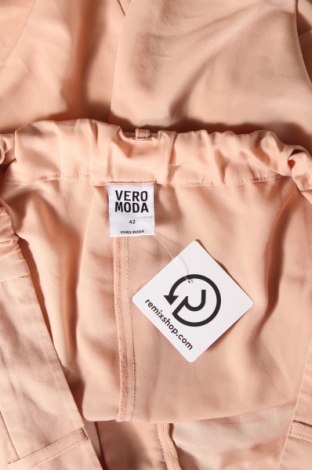 Дамски къс панталон Vero Moda, Размер L, Цвят Бежов, Цена 54,10 лв.