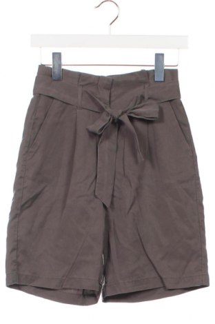 Дамски къс панталон Vero Moda, Размер XS, Цвят Зелен, Цена 12,00 лв.
