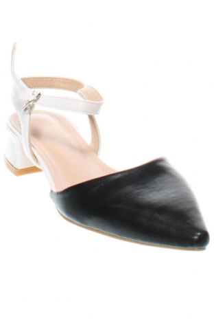Γυναικεία παπούτσια Answear, Μέγεθος 39, Χρώμα Πολύχρωμο, Τιμή 31,71 €