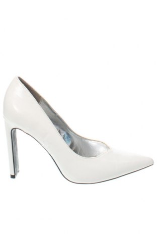 Γυναικεία παπούτσια Bershka, Μέγεθος 38, Χρώμα Λευκό, Τιμή 11,37 €