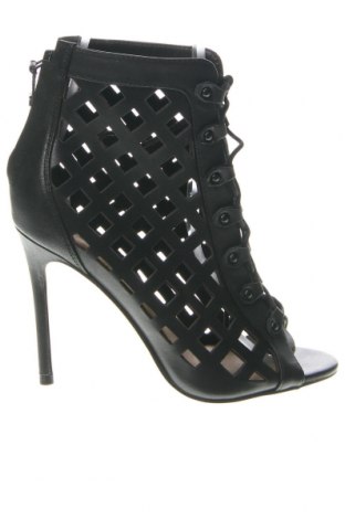 Дамски обувки Guess, Размер 37, Цвят Черен, Цена 236,00 лв.