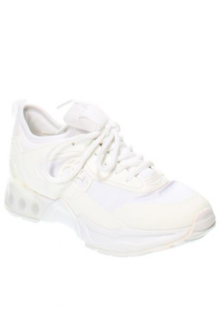 Дамски обувки Guess, Размер 38, Цвят Бял, Цена 135,00 лв.