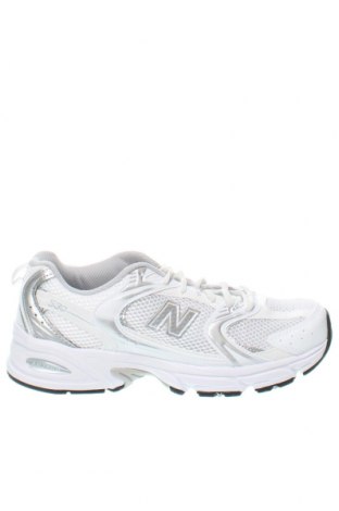 Дамски обувки New Balance, Размер 40, Цвят Сребрист, Цена 203,00 лв.