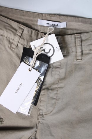 Pantaloni de femei Bellfield, Mărime M, Culoare Bej, Preț 45,89 Lei