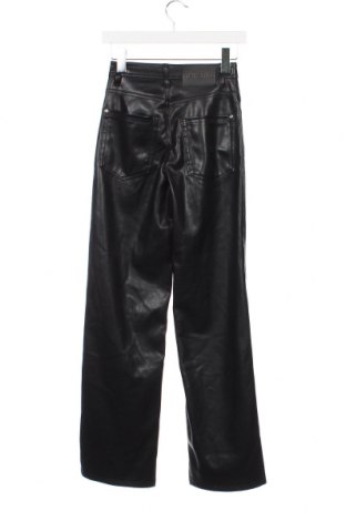 Дамски панталон Bershka, Размер XS, Цвят Черен, Цена 14,96 лв.