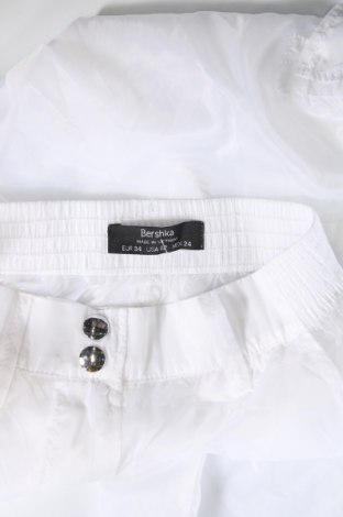 Dámské kalhoty  Bershka, Velikost XS, Barva Bílá, Cena  187,00 Kč