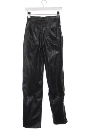 Γυναικείο παντελόνι Bershka, Μέγεθος XS, Χρώμα Μαύρο, Τιμή 3,95 €