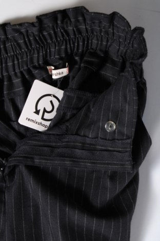 Γυναικείο παντελόνι Bershka, Μέγεθος S, Χρώμα Μαύρο, Τιμή 6,97 €