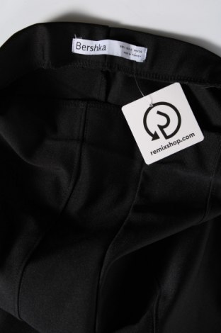 Γυναικείο παντελόνι Bershka, Μέγεθος S, Χρώμα Μαύρο, Τιμή 6,67 €