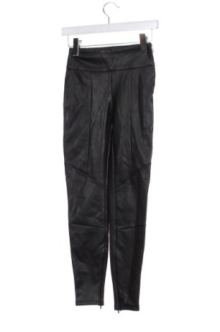 Γυναικείο παντελόνι Bershka, Μέγεθος XS, Χρώμα Μαύρο, Τιμή 8,07 €