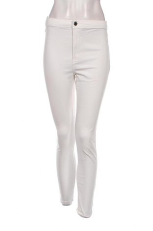 Дамски панталон Bershka, Размер M, Цвят Бял, Цена 13,92 лв.