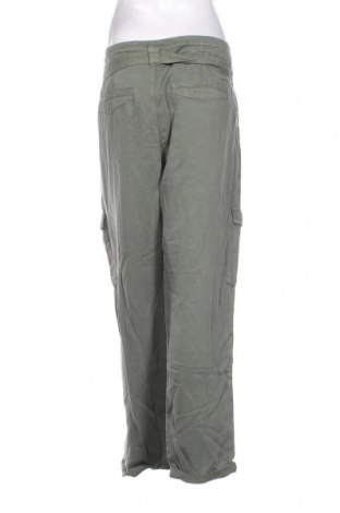 Дамски панталон Camel Active, Размер XL, Цвят Зелен, Цена 156,00 лв.