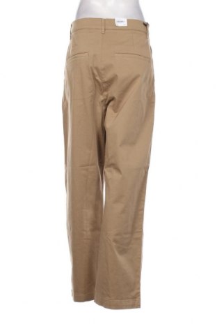 Дамски панталон Carhartt, Размер M, Цвят Бежов, Цена 156,00 лв.