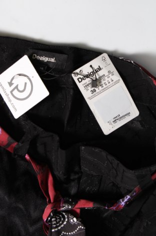 Дамски панталон Desigual, Размер M, Цвят Черен, Цена 156,00 лв.
