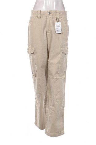 Дамски панталон Desigual, Размер M, Цвят Бежов, Цена 85,80 лв.