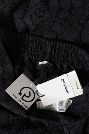 Дамски панталон Desigual, Размер S, Цвят Черен, Цена 156,00 лв.