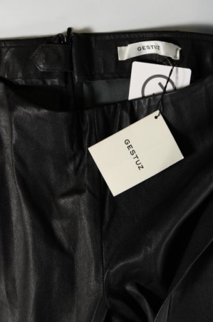 Γυναικείο παντελόνι Gestuz, Μέγεθος M, Χρώμα Μαύρο, Τιμή 18,93 €