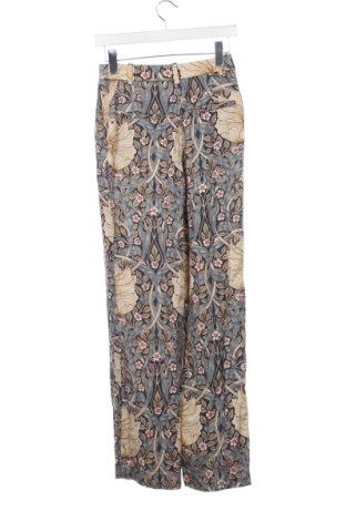 Pantaloni de femei H&M, Mărime XS, Culoare Multicolor, Preț 80,98 Lei