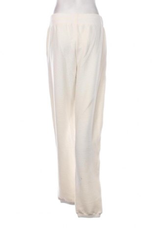 Дамски панталон Hugo Boss, Размер XXL, Цвят Бял, Цена 160,60 лв.