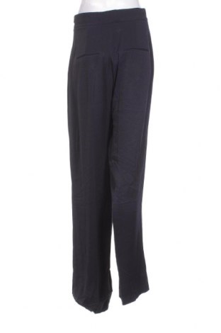Дамски панталон Marciano by Guess, Размер M, Цвят Син, Цена 51,00 лв.