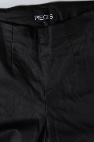 Дамски панталон Pieces, Размер S, Цвят Черен, Цена 20,46 лв.