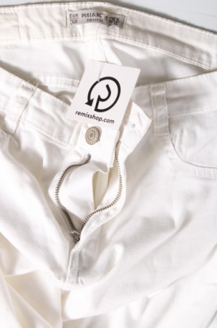 Γυναικείο παντελόνι Pull&Bear, Μέγεθος M, Χρώμα Λευκό, Τιμή 15,00 €