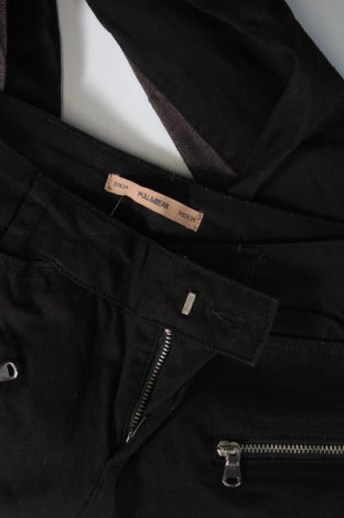 Γυναικείο παντελόνι Pull&Bear, Μέγεθος XS, Χρώμα Μαύρο, Τιμή 6,97 €