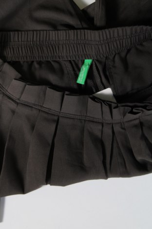 Дамски панталон United Colors Of Benetton, Размер S, Цвят Сив, Цена 26,75 лв.