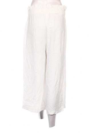 Дамски панталон VILA, Размер S, Цвят Бял, Цена 27,37 лв.