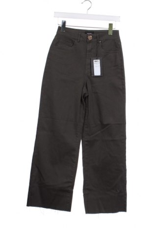 Дамски панталон Vero Moda, Размер XS, Цвят Зелен, Цена 37,82 лв.