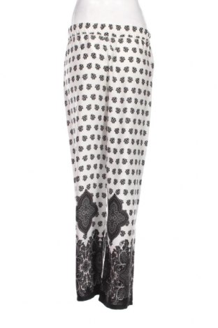 Дамски панталон Zara, Размер S, Цвят Бял, Цена 27,37 лв.