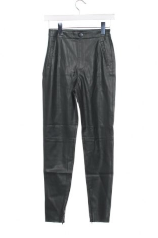 Дамски панталон Zara, Размер XS, Цвят Зелен, Цена 14,58 лв.