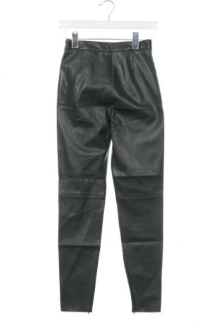Дамски панталон Zara, Размер XS, Цвят Зелен, Цена 15,39 лв.