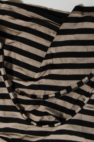 Γυναικείο αμάνικο μπλουζάκι, Μέγεθος S, Χρώμα Πολύχρωμο, Τιμή 4,01 €