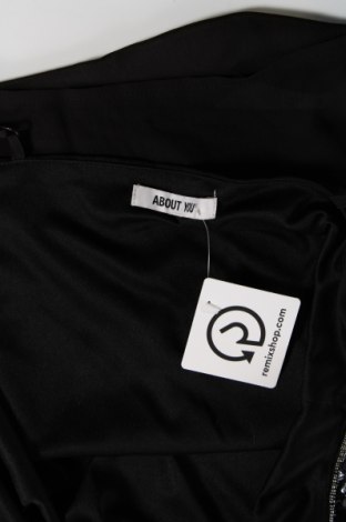 Γυναικείο αμάνικο μπλουζάκι About You, Μέγεθος M, Χρώμα Μαύρο, Τιμή 7,15 €