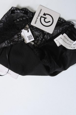 Γυναικείο αμάνικο μπλουζάκι Bershka, Μέγεθος XS, Χρώμα Μαύρο, Τιμή 5,09 €