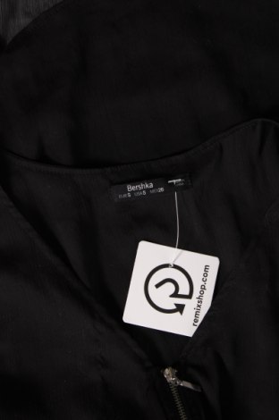 Γυναικείο αμάνικο μπλουζάκι Bershka, Μέγεθος S, Χρώμα Μαύρο, Τιμή 2,66 €