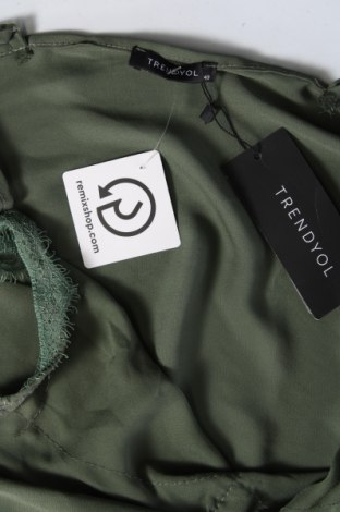 Γυναικείο αμάνικο μπλουζάκι Trendyol, Μέγεθος M, Χρώμα Πράσινο, Τιμή 2,40 €