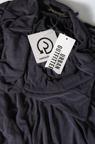 Tricou de damă Urban Outfitters, Mărime XS, Culoare Gri, Preț 34,67 Lei