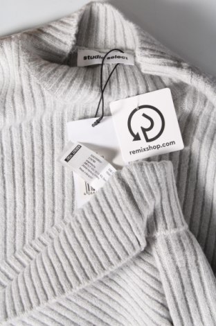 Дамски пуловер About You, Размер L, Цвят Сив, Цена 17,98 лв.
