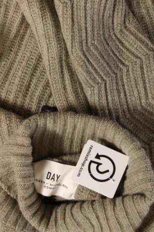 Дамски пуловер Day Birger Et Mikkelsen, Размер L, Цвят Бежов, Цена 60,48 лв.