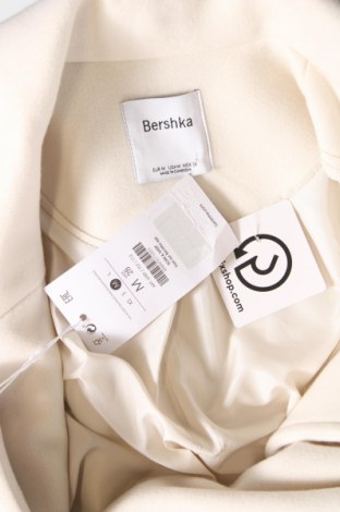 Palton de femei Bershka, Mărime M, Culoare Ecru, Preț 265,92 Lei