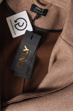 Дамско палто ONLY, Размер M, Цвят Кафяв, Цена 60,76 лв.